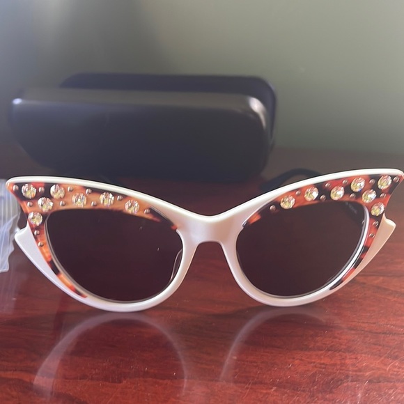 Alexander McQueen Accessories - NWT Alexander McQueen sunglasses.